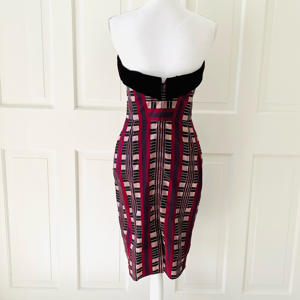 Carolina Herrera silk red plaid strapless dress 6 - Picture 7 of 13